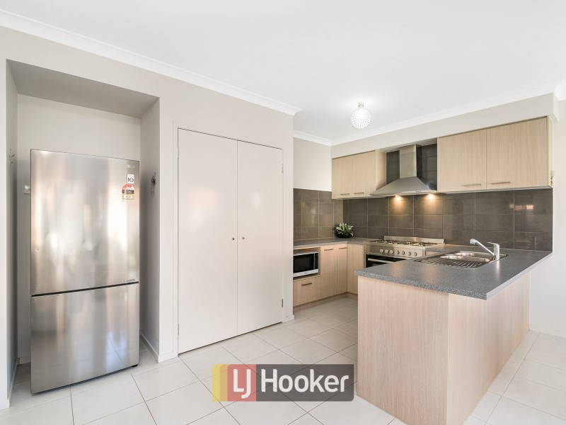 8 Noorat Place, Cranbourne North VIC 3977