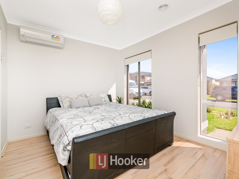 8 Noorat Place, Cranbourne North VIC 3977