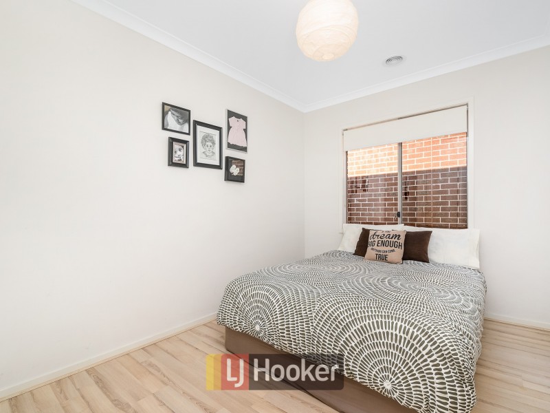 8 Noorat Place, Cranbourne North VIC 3977