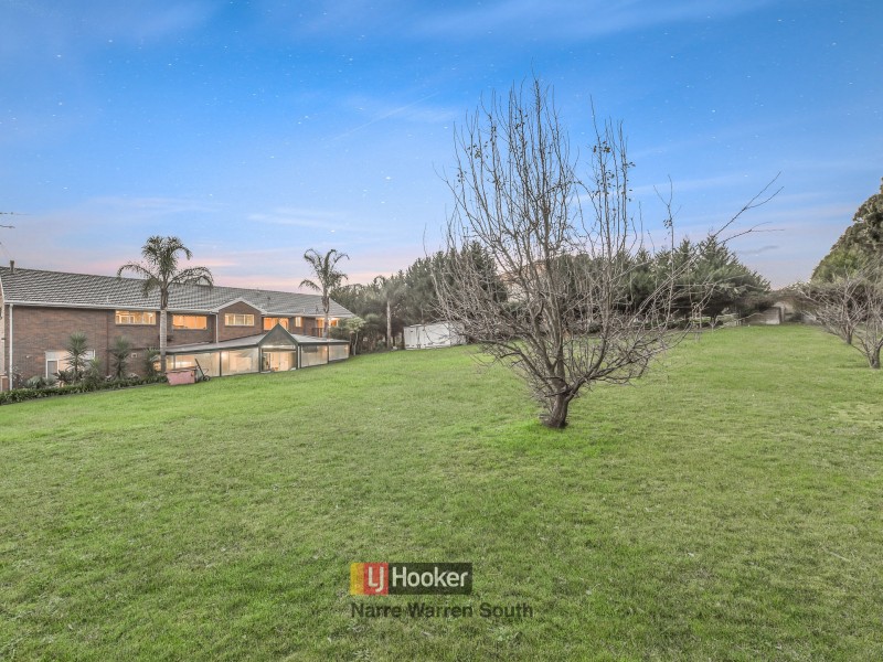 56-57 Caithwill Court, Narre Warren North VIC 3804