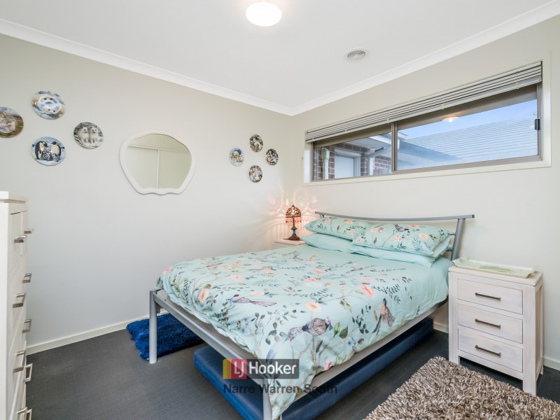 44 Mary Street, Officer VIC 3809