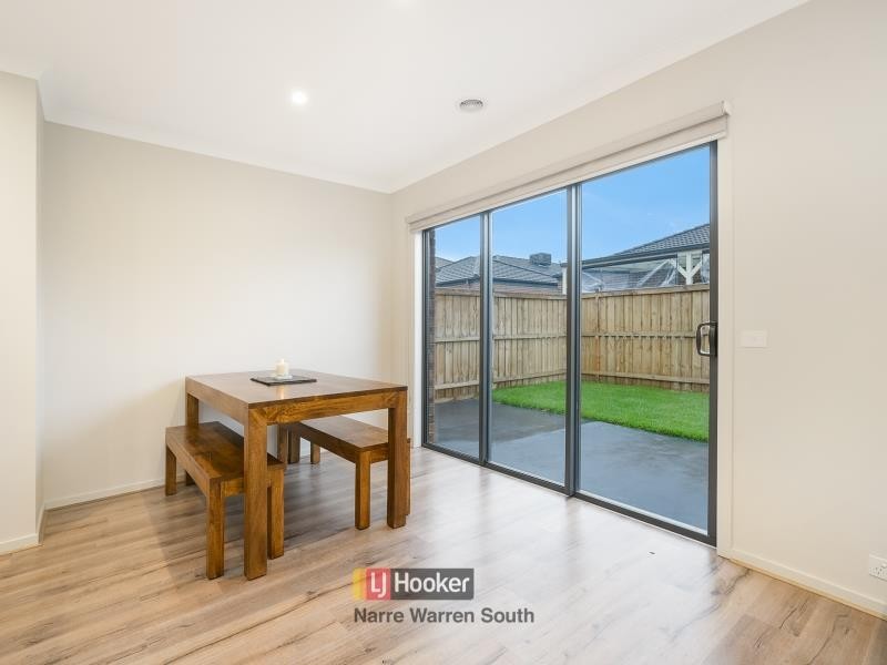 30 Mossey Crescent, Cranbourne East VIC 3977