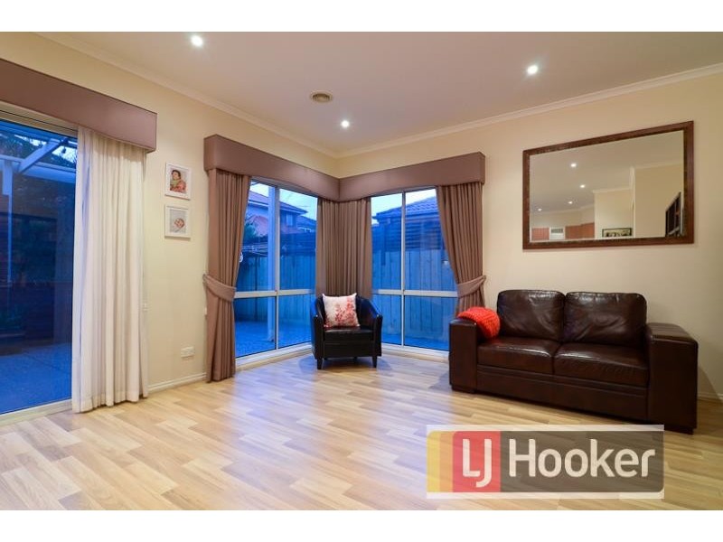 25 Amhurst Drive, Narre Warren South VIC 3805