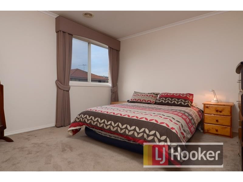 25 Amhurst Drive, Narre Warren South VIC 3805