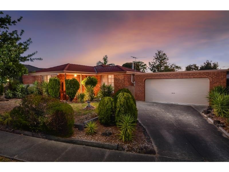 12 Versailles Place, Narre Warren VIC 3805