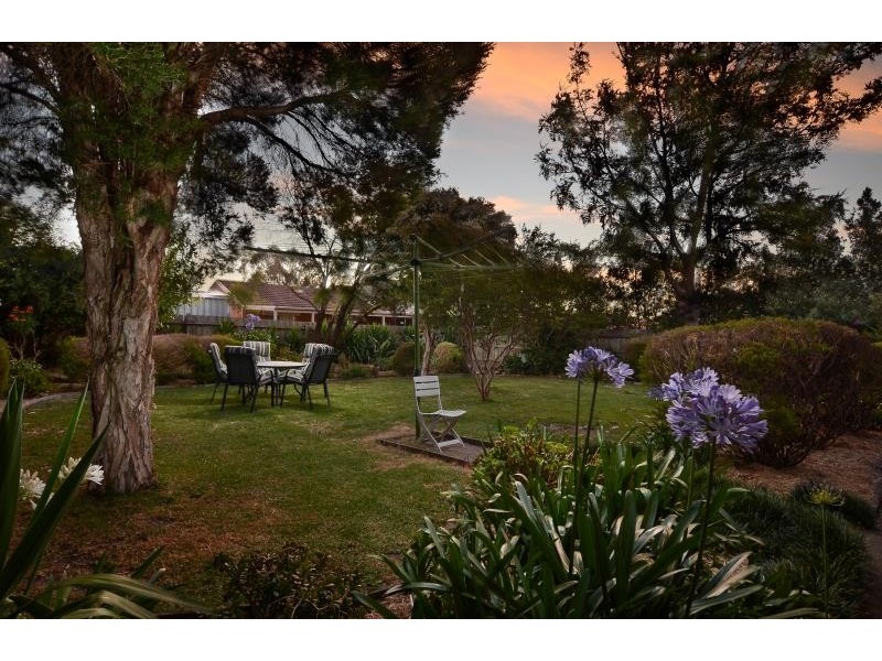 12 Versailles Place, Narre Warren VIC 3805