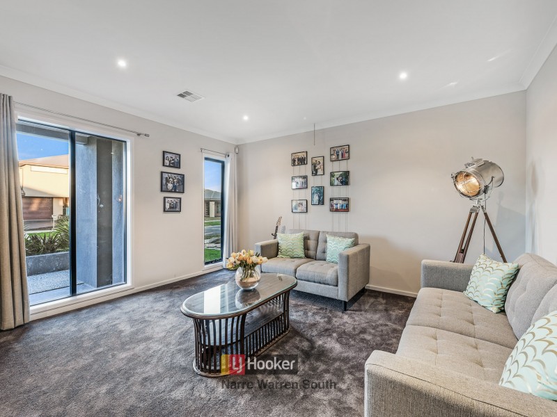 14 Herring Avenue, Cranbourne North VIC 3977