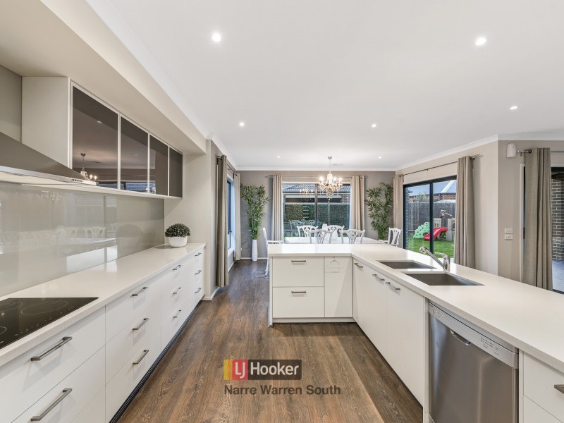 14 Herring Avenue, Cranbourne North VIC 3977