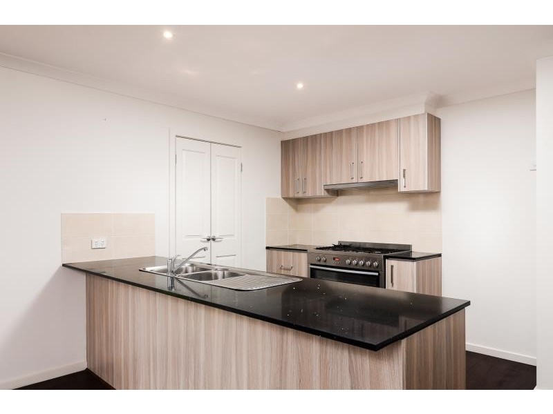 1 Bay Laurel Court, Lynbrook VIC 3975