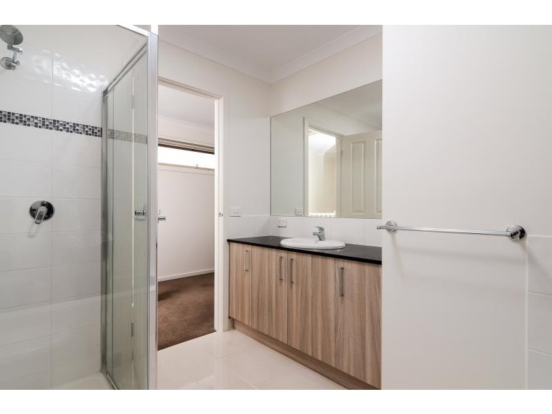 1 Bay Laurel Court, Lynbrook VIC 3975