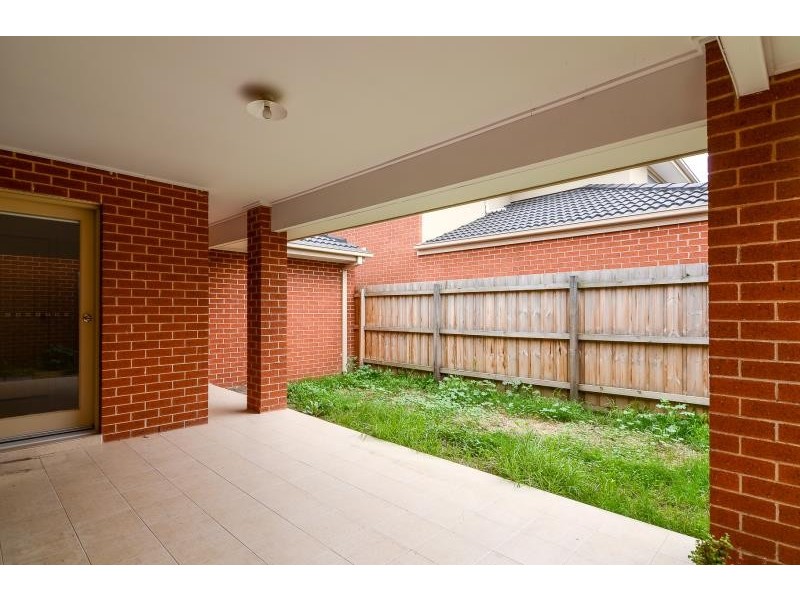 1 Bay Laurel Court, Lynbrook VIC 3975