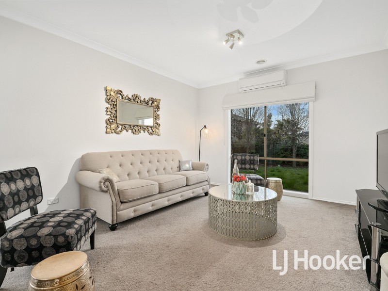 12 Aldous Place, Cranbourne North VIC 3977