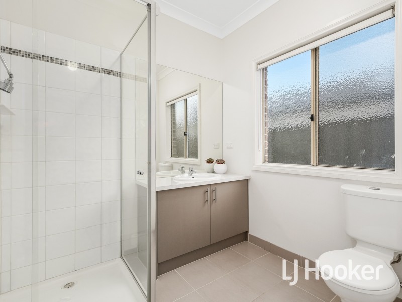 12 Aldous Place, Cranbourne North VIC 3977