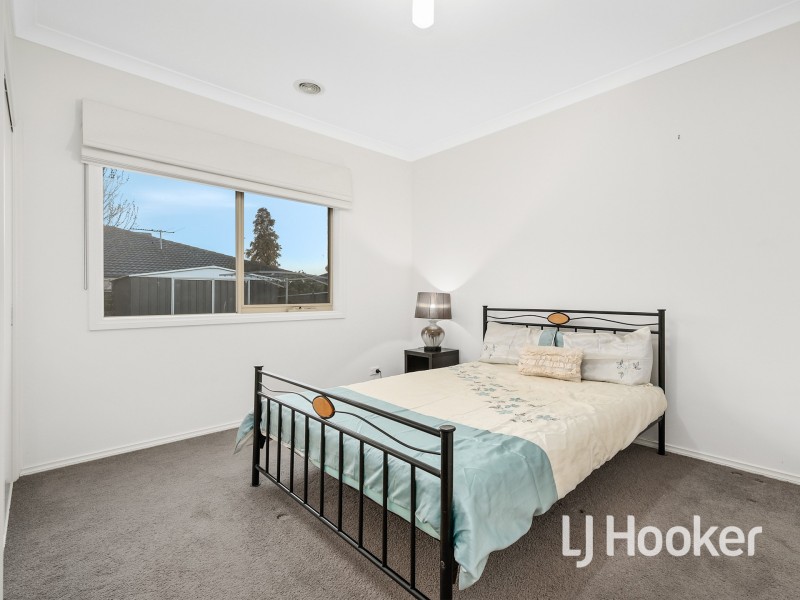 12 Aldous Place, Cranbourne North VIC 3977