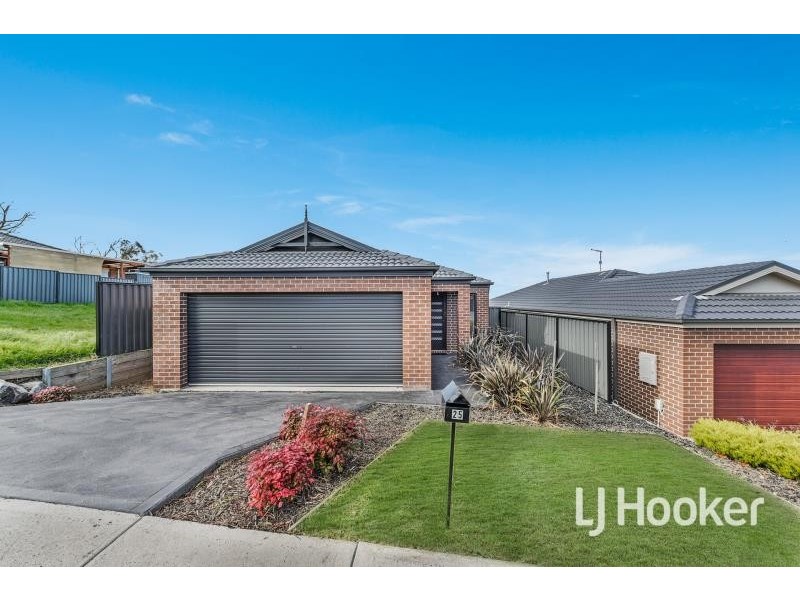 25 Botham Crescent, Pakenham VIC 3810