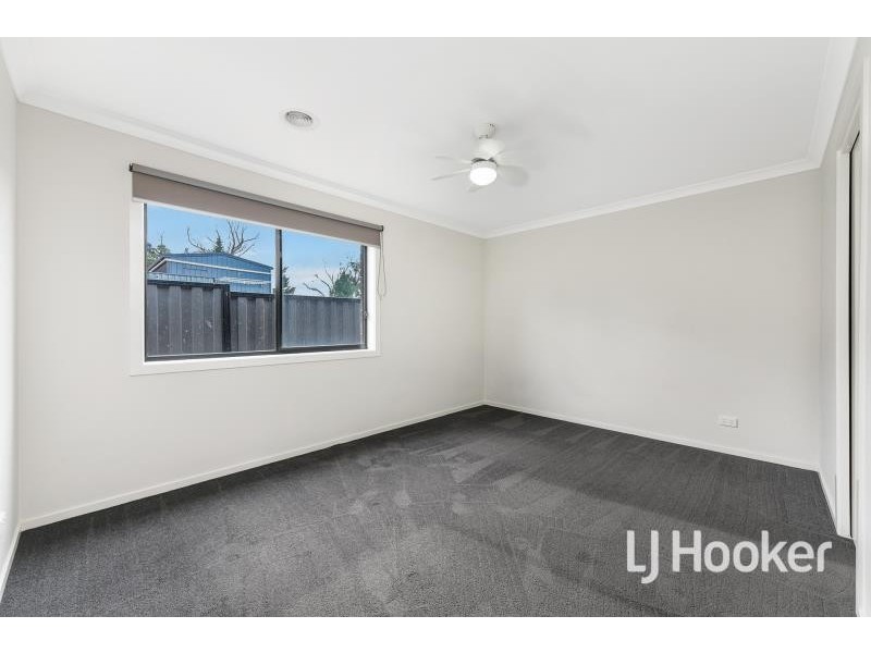 25 Botham Crescent, Pakenham VIC 3810