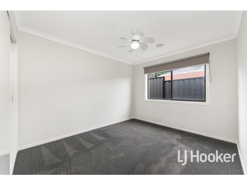 25 Botham Crescent, Pakenham VIC 3810