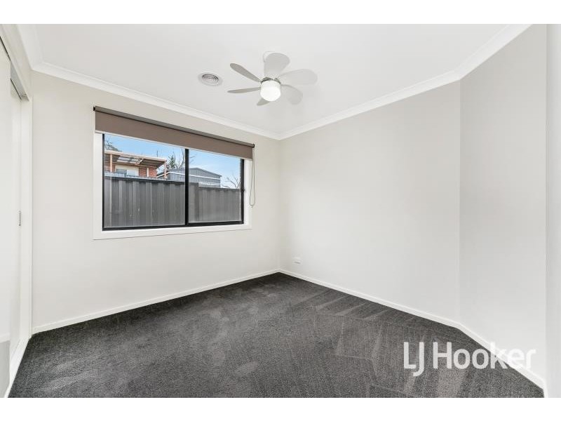 25 Botham Crescent, Pakenham VIC 3810