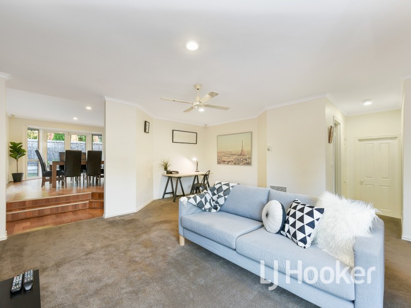 2/50 Langmore Lane, Berwick VIC 3806
