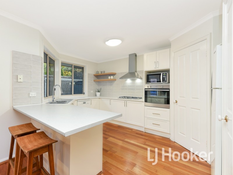 2/50 Langmore Lane, Berwick VIC 3806