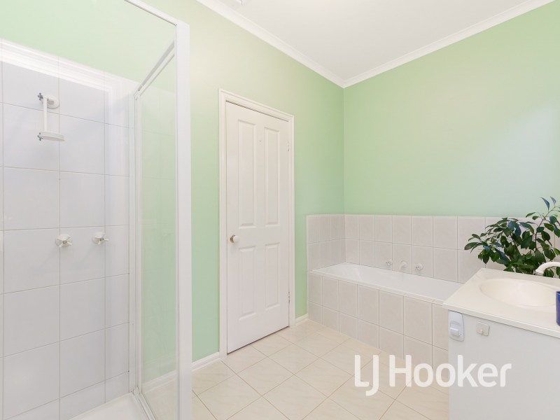 2/50 Langmore Lane, Berwick VIC 3806