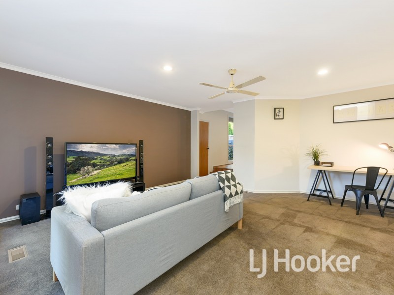 2/50 Langmore Lane, Berwick VIC 3806