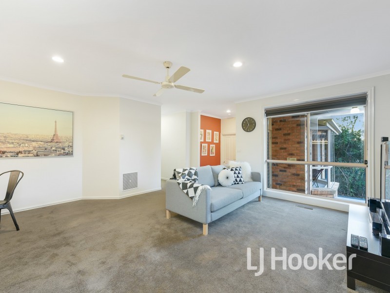 2/50 Langmore Lane, Berwick VIC 3806