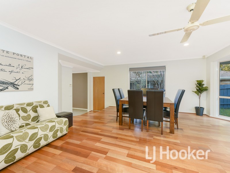 2/50 Langmore Lane, Berwick VIC 3806