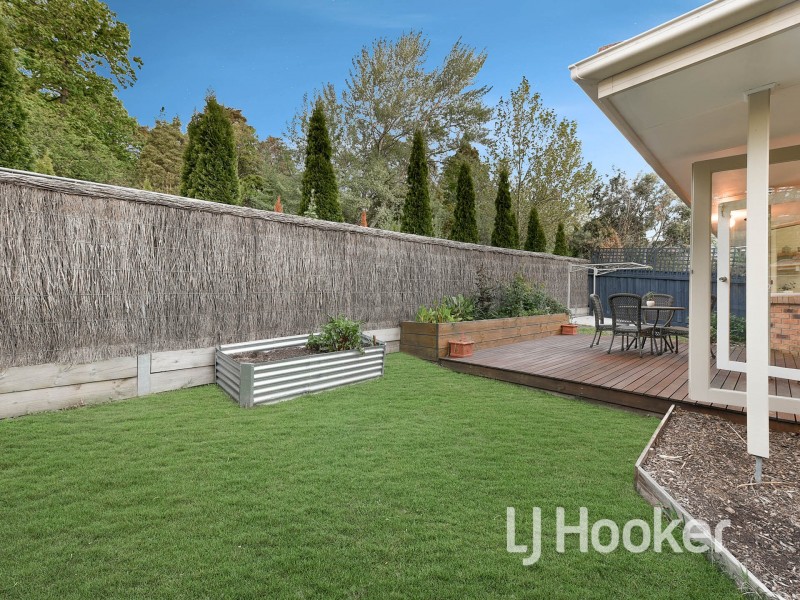 2/50 Langmore Lane, Berwick VIC 3806