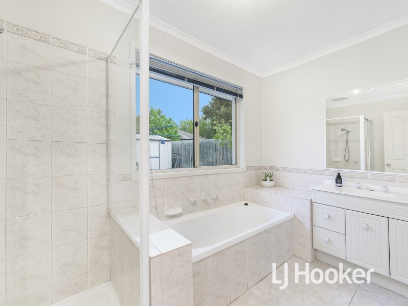 10 Marella Place, Narre Warren South VIC 3805