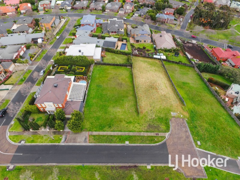 13 Constitution Rise, Berwick VIC 3806