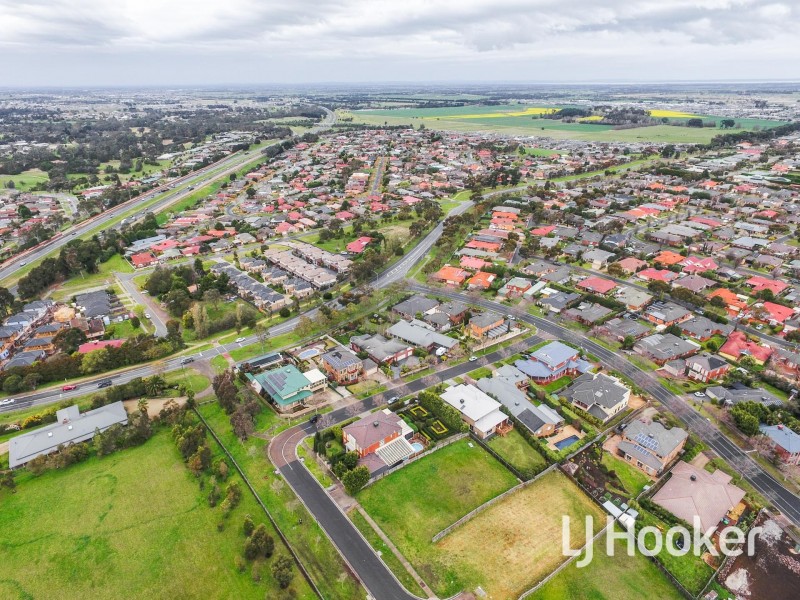 13 Constitution Rise, Berwick VIC 3806