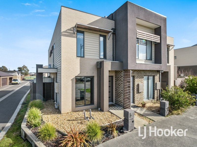 10 Park Orchard Drive, Pakenham VIC 3810