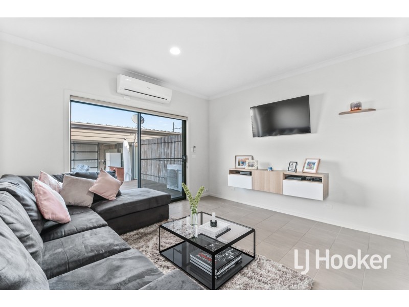 10 Park Orchard Drive, Pakenham VIC 3810