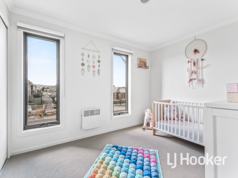 10 Park Orchard Drive, Pakenham VIC 3810