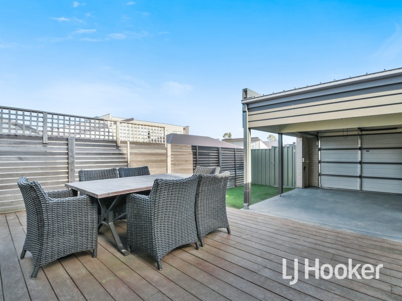 10 Park Orchard Drive, Pakenham VIC 3810