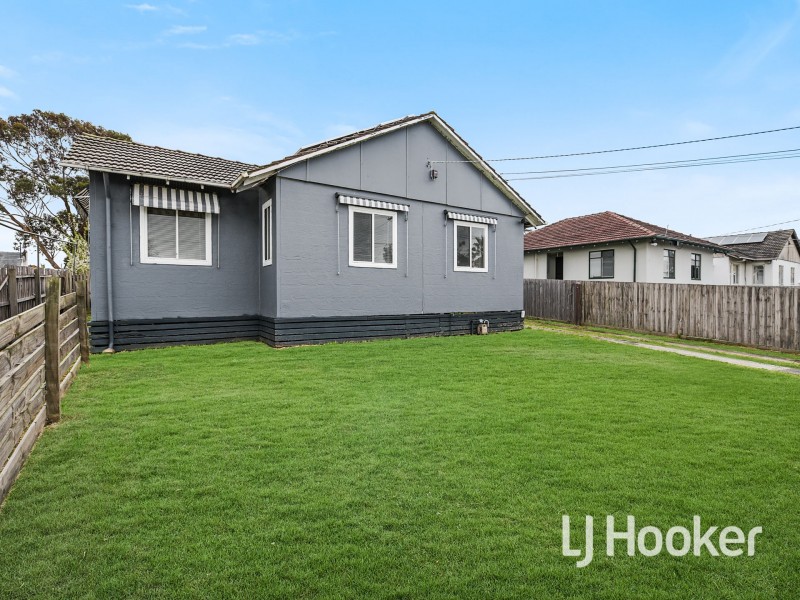 6 Ti-Tree Drive, Doveton VIC 3177