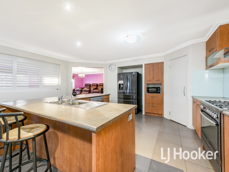 85 Robinswood Parade, Narre Warren South VIC 3805