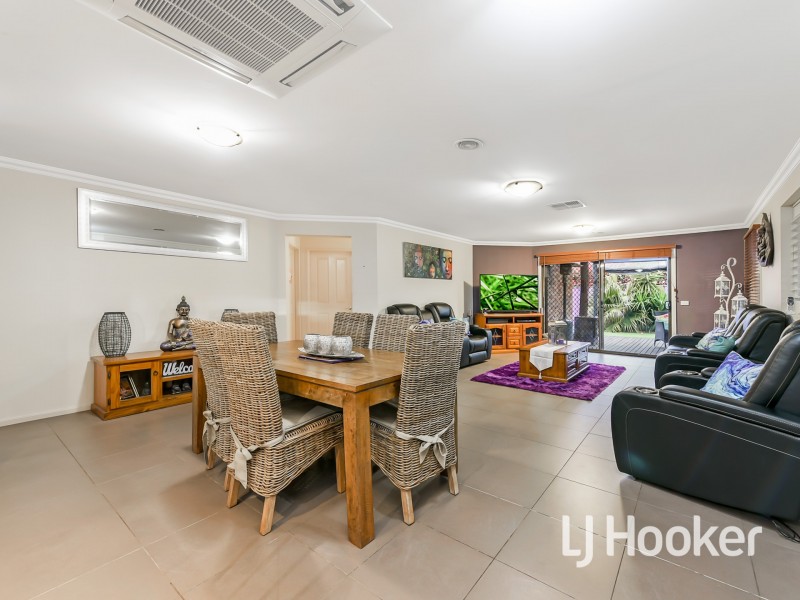 85 Robinswood Parade, Narre Warren South VIC 3805