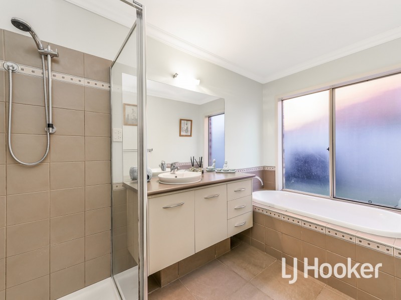 85 Robinswood Parade, Narre Warren South VIC 3805