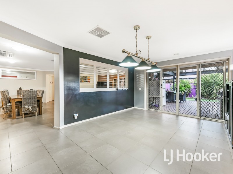 85 Robinswood Parade, Narre Warren South VIC 3805