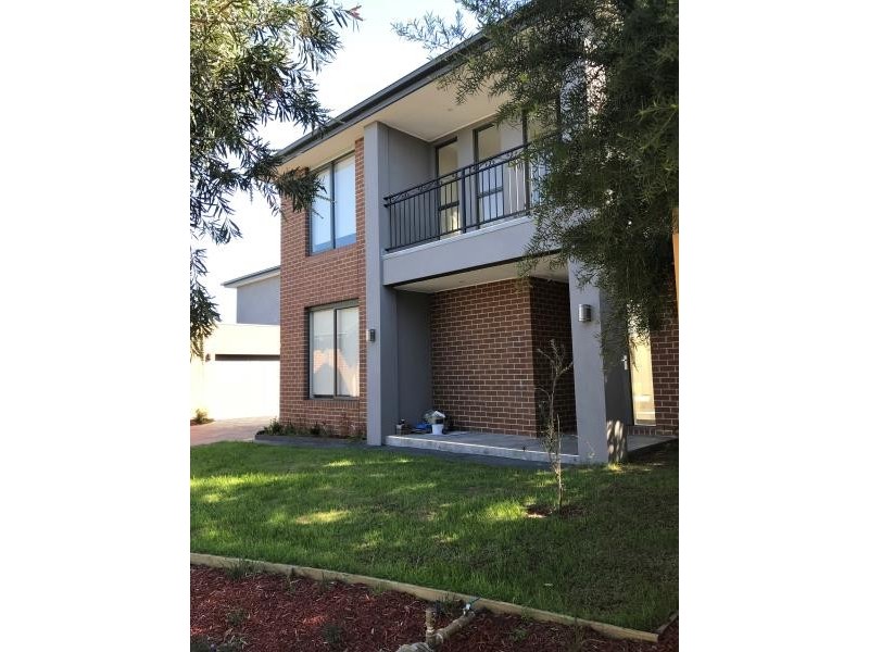 1/5 Dortad Court, Hampton Park VIC 3976