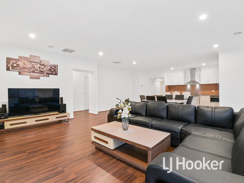 81 Park Orchard Drive, Pakenham VIC 3810