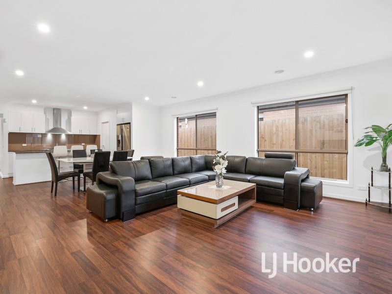 81 Park Orchard Drive, Pakenham VIC 3810