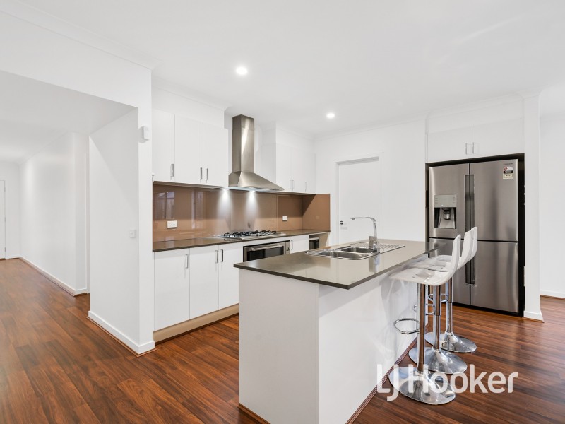 81 Park Orchard Drive, Pakenham VIC 3810