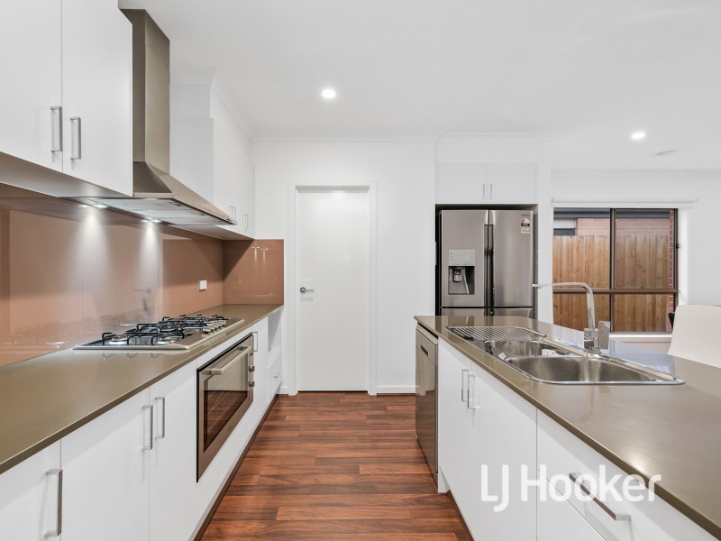 81 Park Orchard Drive, Pakenham VIC 3810