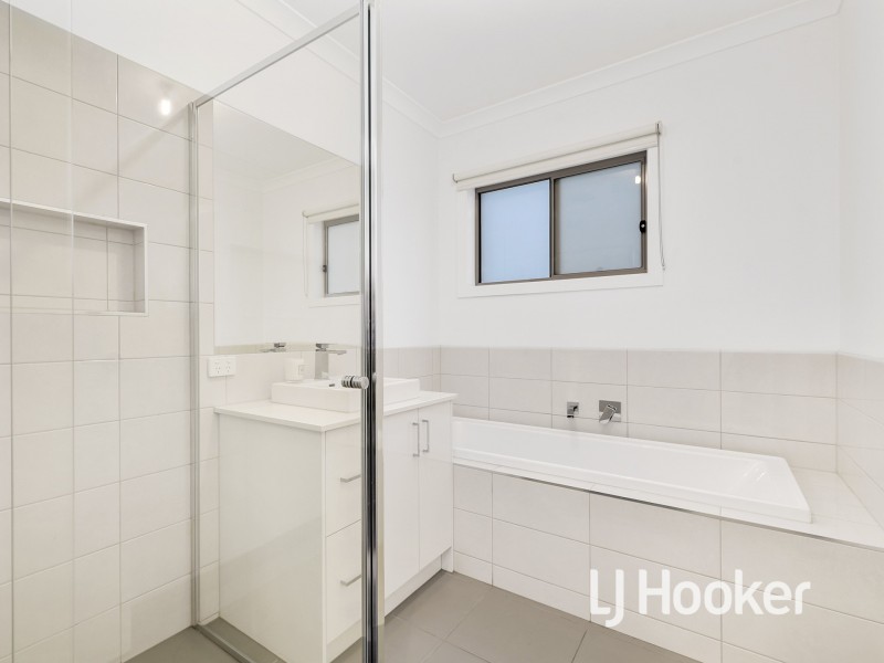 81 Park Orchard Drive, Pakenham VIC 3810