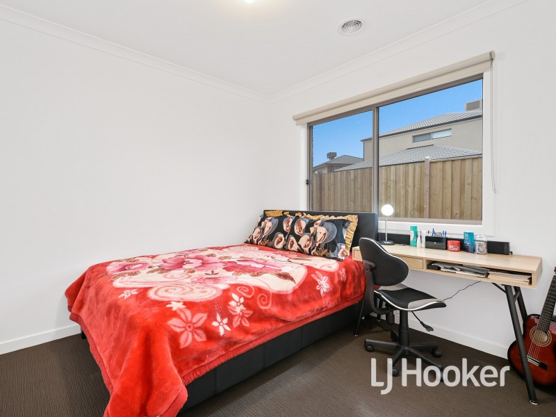81 Park Orchard Drive, Pakenham VIC 3810