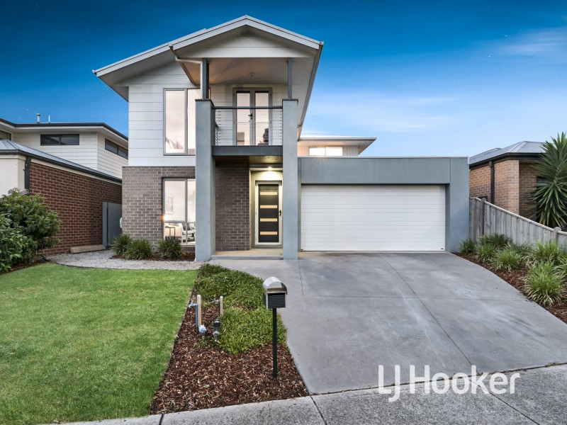 9 Maeve Circuit, Clyde North VIC 3978