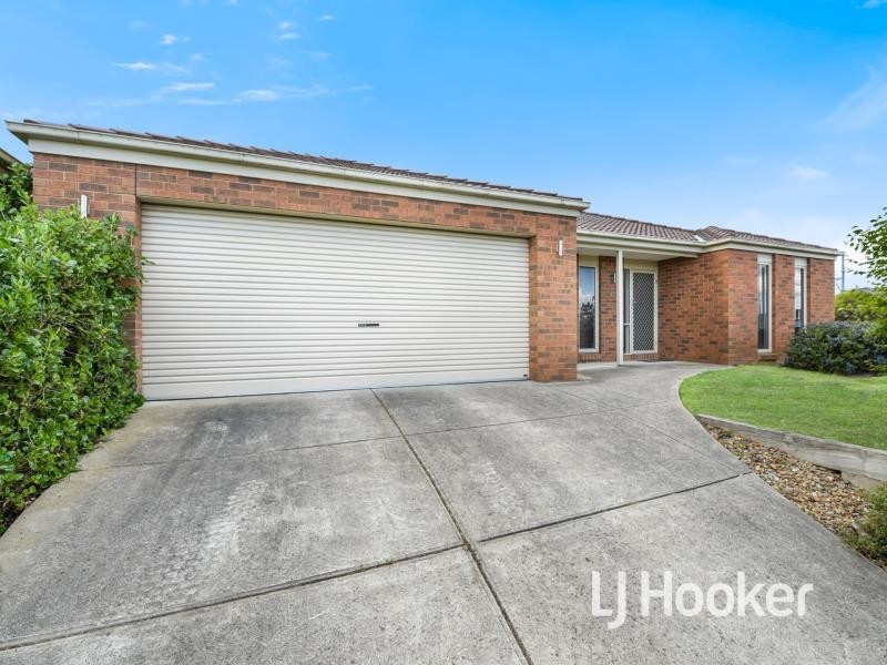 8 Spencer Place, Pakenham VIC 3810